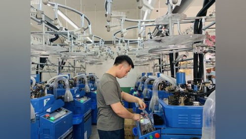 五里鎮(zhèn) 打造“總部園區(qū)+社區(qū)工廠+家庭工坊”新模式，力促計(jì)算機(jī)系統(tǒng)服務(wù)產(chǎn)業(yè)繁榮，實(shí)現(xiàn)戶均年收15萬(wàn)元